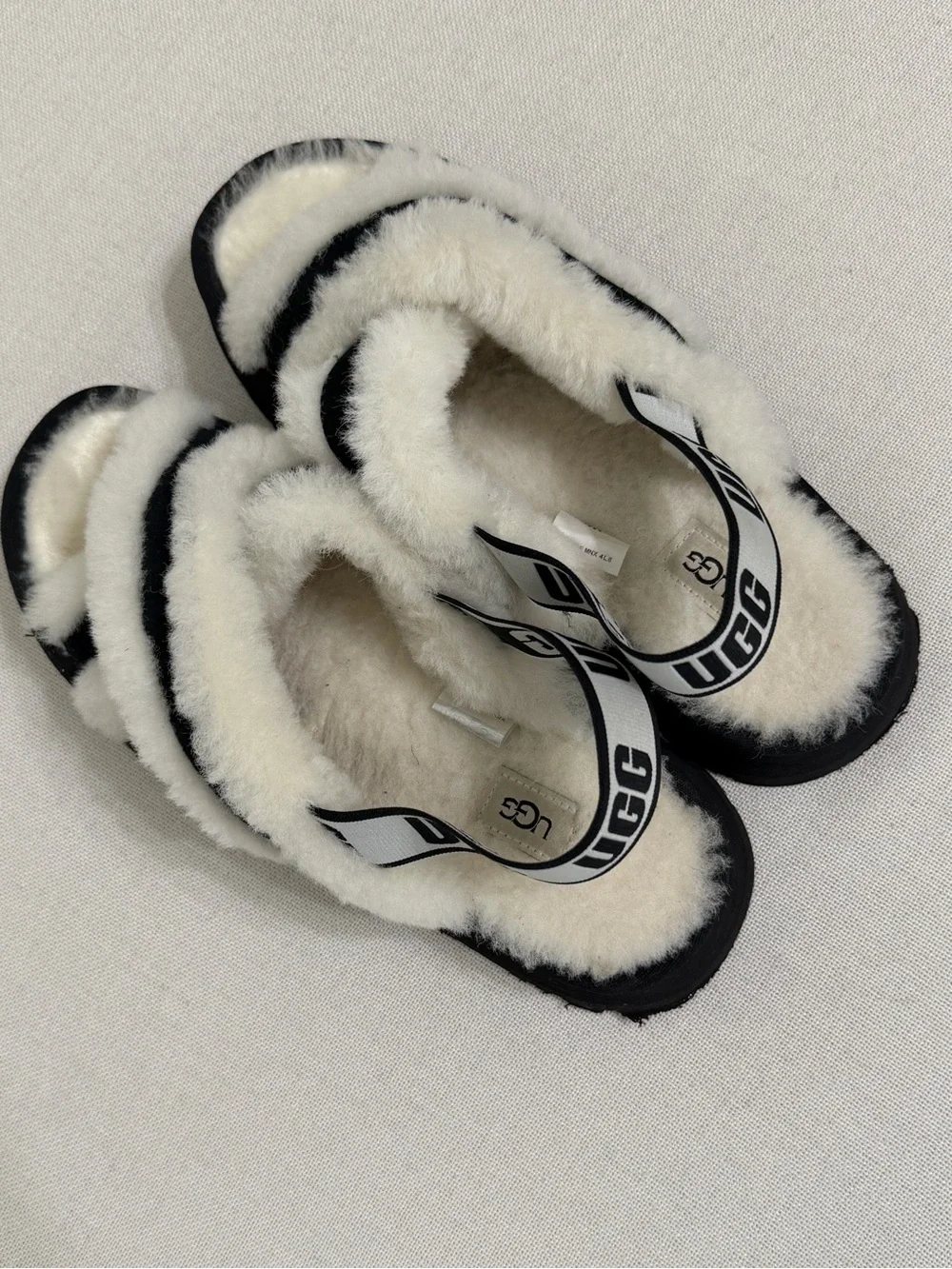 UGG Womens Disco Cross Fuzzy Platform Slide Sandal 10